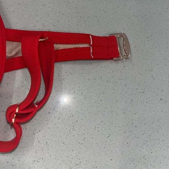 Red Bikini Top ❤️ - Picture 10 of 10